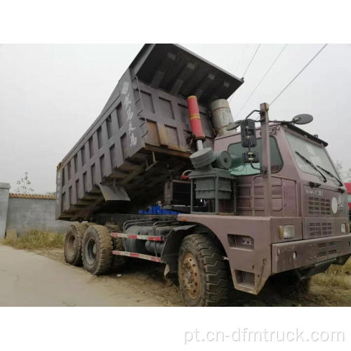 Caminhão basculante de mineração de grande porte